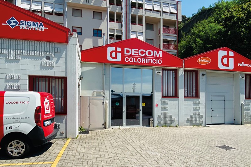 Esterno del punto vendita DECOM di Lecco